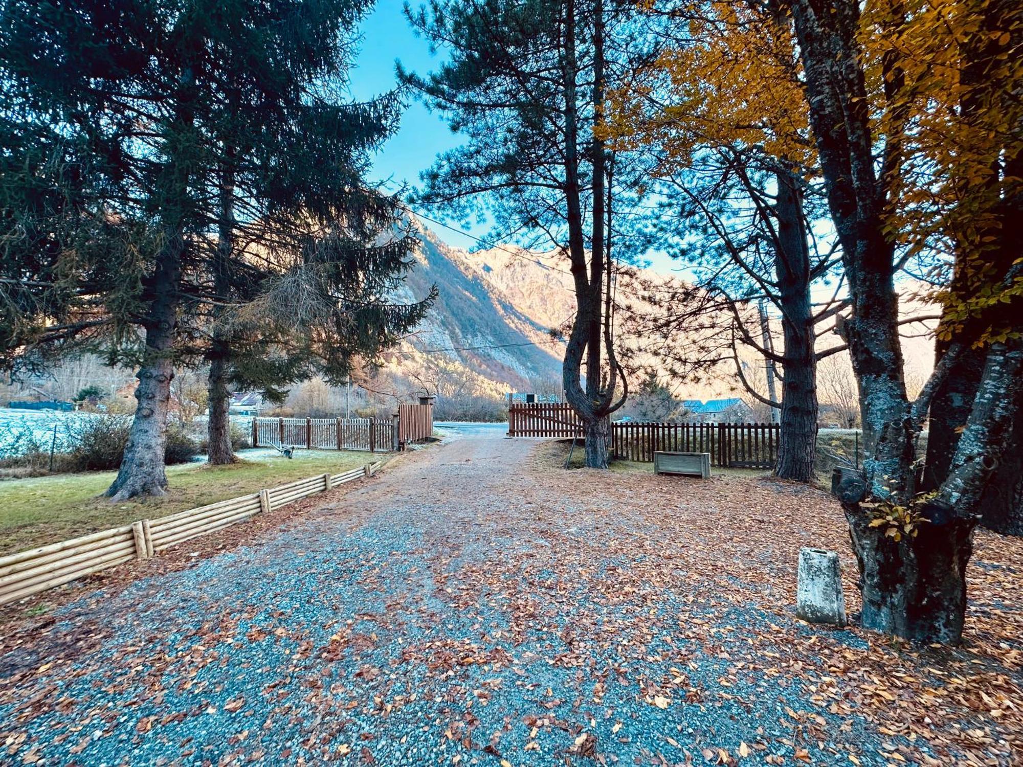 Petit Chalet A Bourg D Oisans Villa Le Bourg-d'Oisans Bagian luar foto